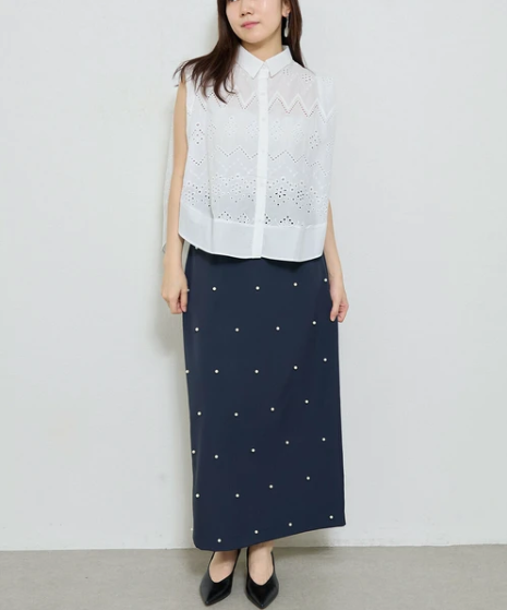 JMF250003 SP Punching Lace Sleeveless Blouse | 無袖蕾絲上衣