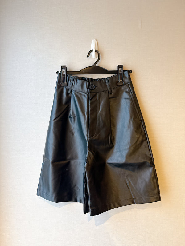 2509078 SY Faux Leather Shorts - Black