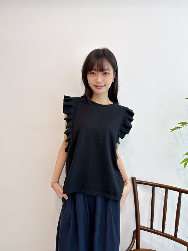 2504087 EM Tuck Frill Sleeveless - Black