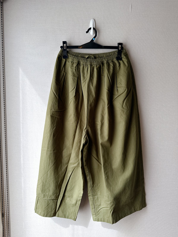 2509089 MMO Elastic Hem Wide Pants - Khaki