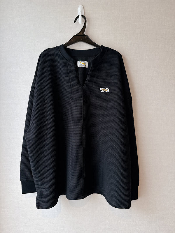 2509102 PE Fox EMB Waffle Tee - Black
