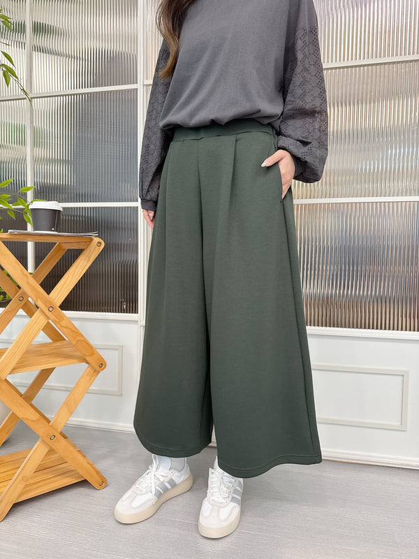 2511012 HO Gaucho Pants - Green