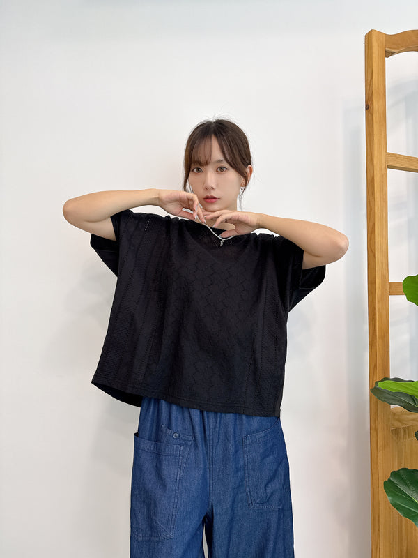 2507055 NH Front Lace Pullover - Black