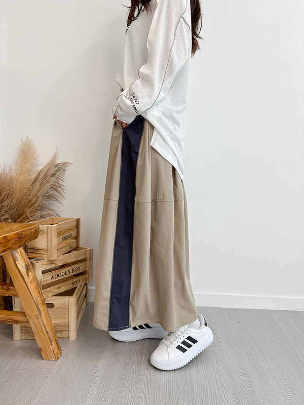 2509002 IR Nylon Switched Colour Hoodie Skirt - Greige