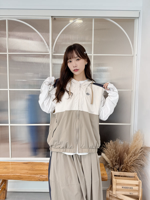 2509001 IR Nylon Switched Colour Hoodie Vest - Greige