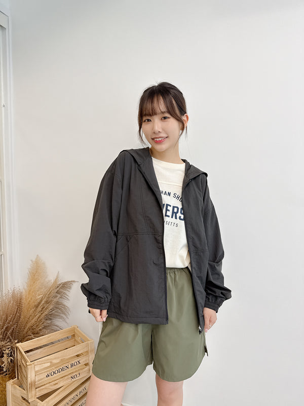 2509025 CONS Classic Uni-sex Windbreaker - Black