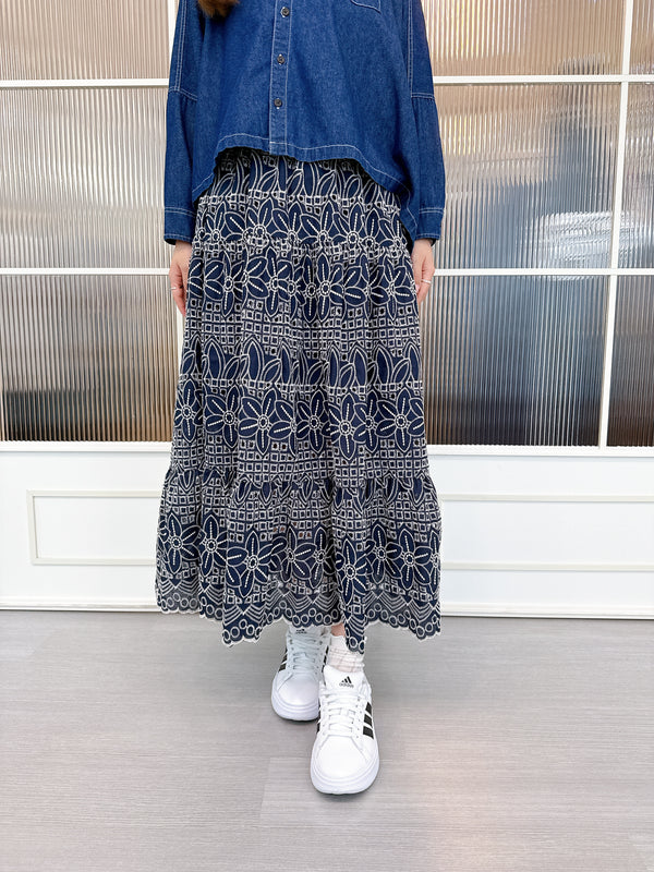 2504052 VE Floral Lace Skirt - Navy