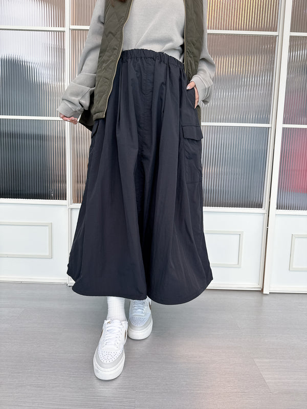 2509060 MMO Water Repellent Drawstring Hem Skirt - Black
