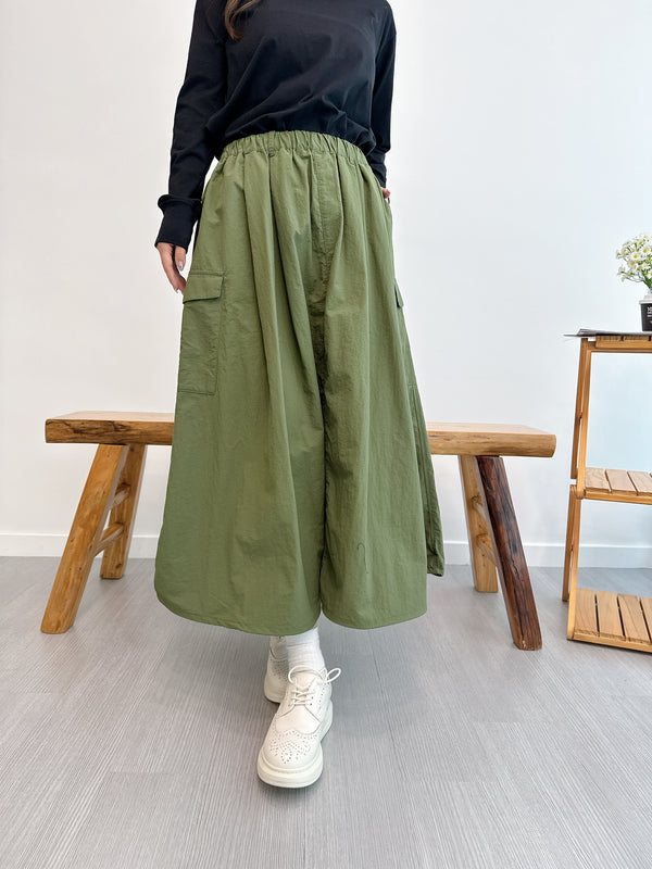 2509060 MMO Water Repellent Drawstring Hem Skirt - Khaki