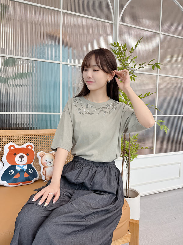 2506097 CN Floral Embroidered Top - Khaki
