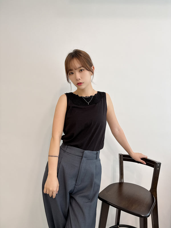 2504033 LE Motif Lace Tank Top - Black