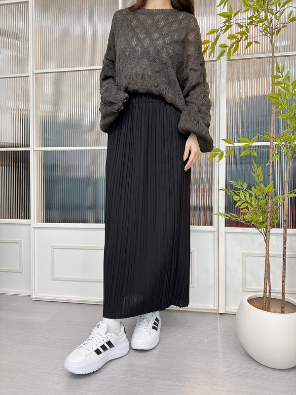 2510038 GY Pleated Pencil Skirt - Black