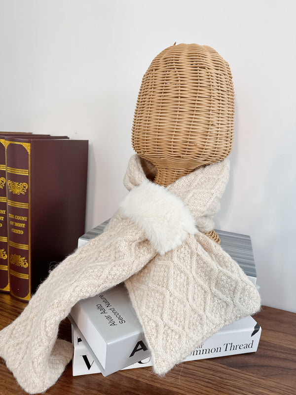 2510055 AU Pique Fur Muffler