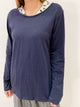 2212005 EM Emb Neck layer Tee - Navy